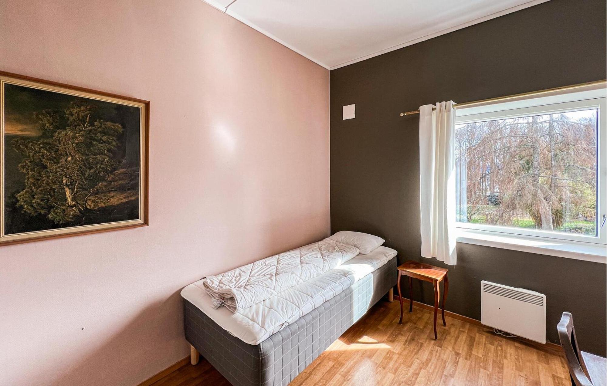 1 Bedroom Awesome In Leilighet *